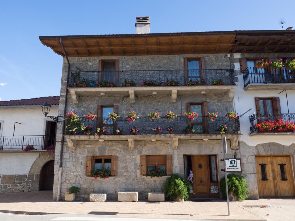 Casa Rural Martxoenea Landetxea Arruazu Exterior foto