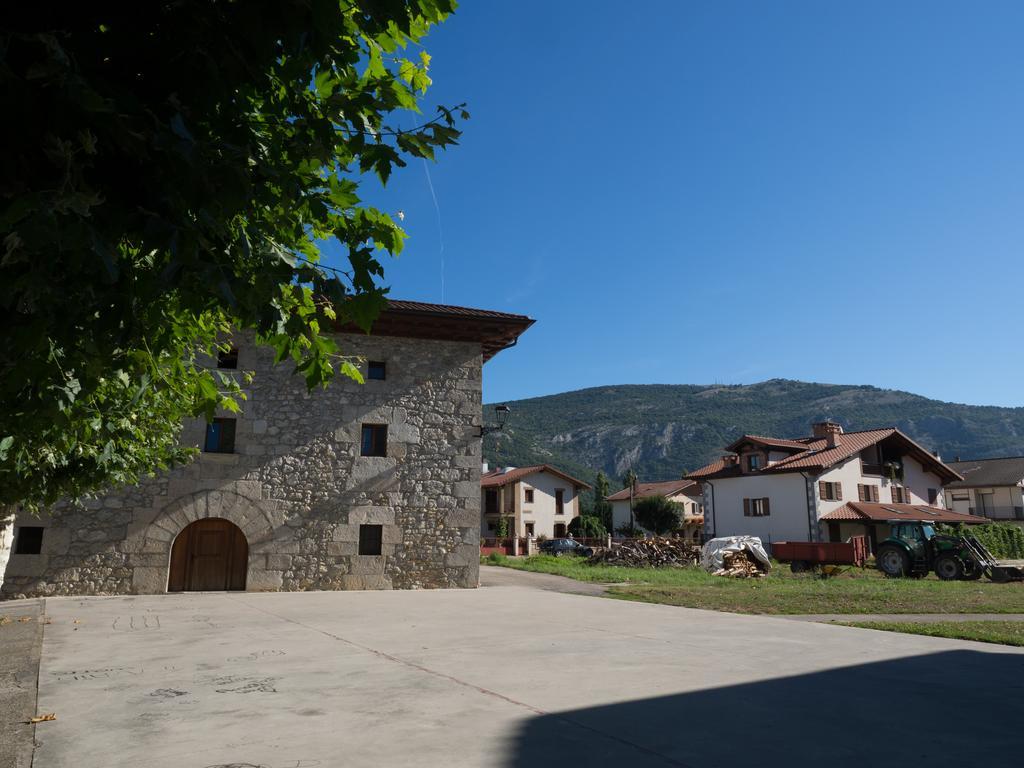 Casa Rural Martxoenea Landetxea Arruazu Exterior foto